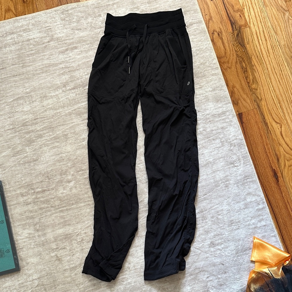 Lululemon dance pants size 4